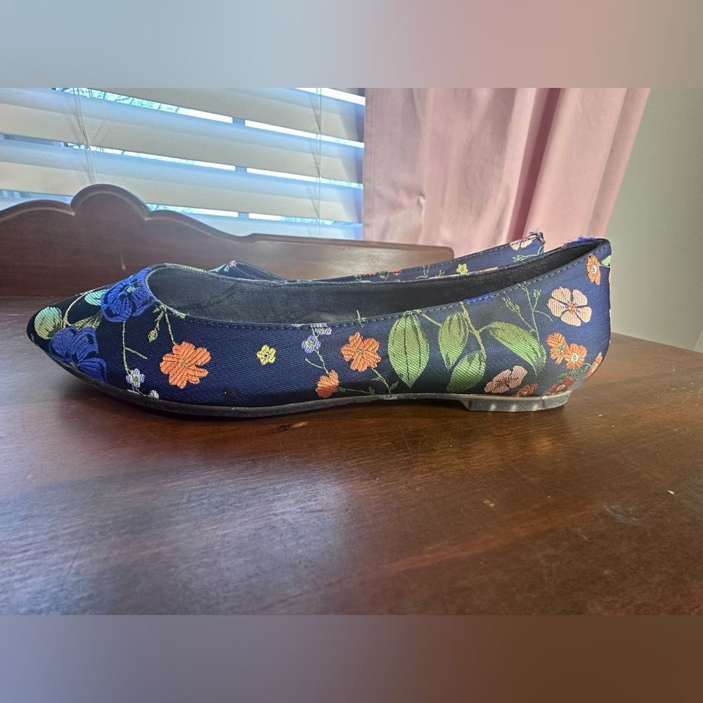 NEW Me‎ Too 7 Women’s Nordstrom Aimee Floral Pointed Ballet Flat Navy Green